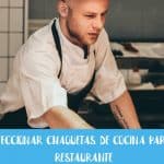 profesional-con-chaquetilla-de-cocinero